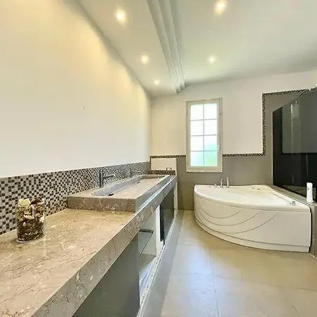 Rachele Con Piscina بيت للعطل باليستراتي